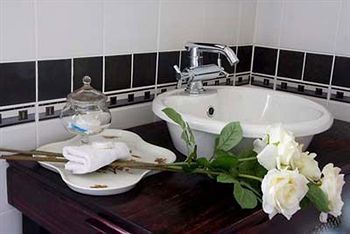 A White Rose Guest House Bloemfontein Bagian luar foto